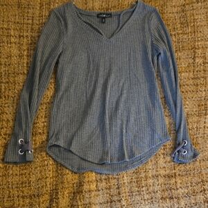 Derek Heart Gray V-Neck Ribbed Sweatshirt